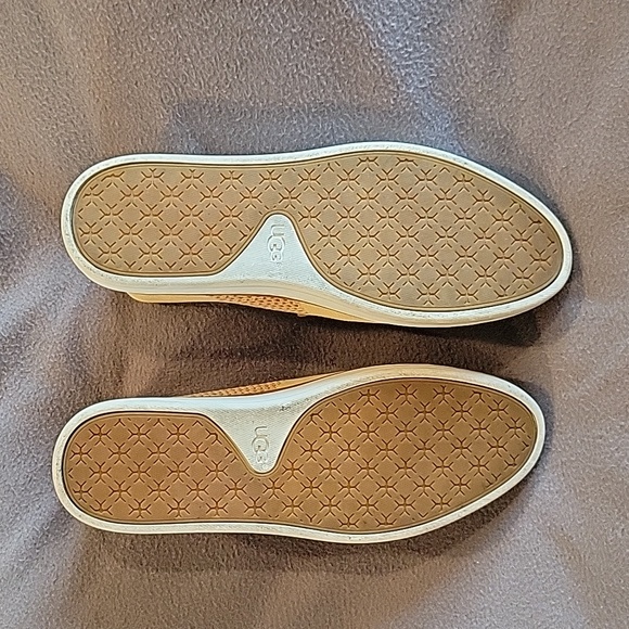Ugg size 6.5 sneakers Loafer casual shoes tan women's brown lot of Two - Picture 3 of 11